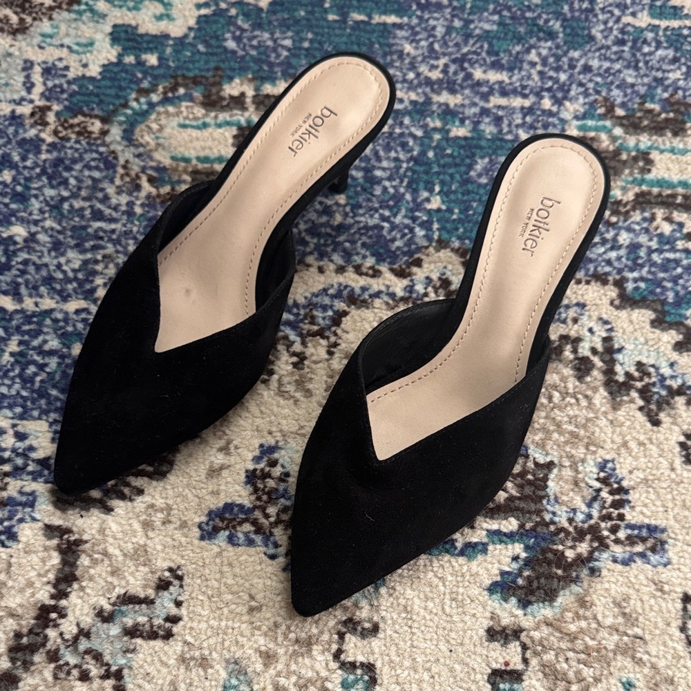 Botkier Black Pointed Suede Mule kitten Heels